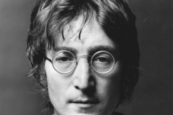 Sí, hoy es el día de la lealtad… a John Lennon