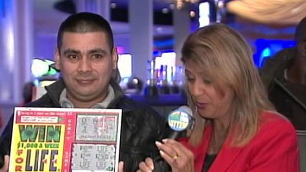 Gana la lotería con billete encontrado en los escombros del huracán Sandy