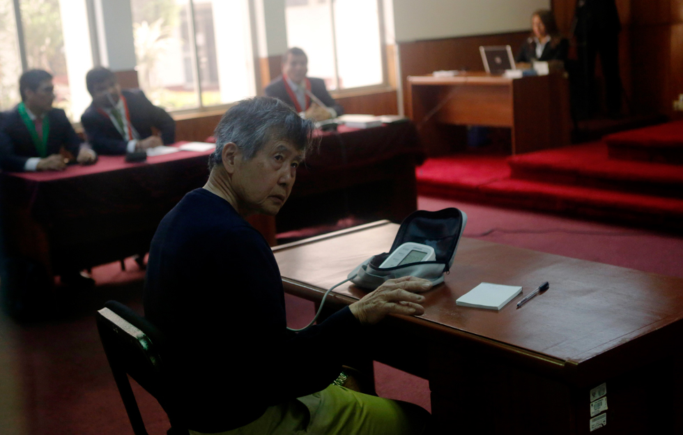Suspenden juicio a Fujimori por molestias gástricas y deshidratación