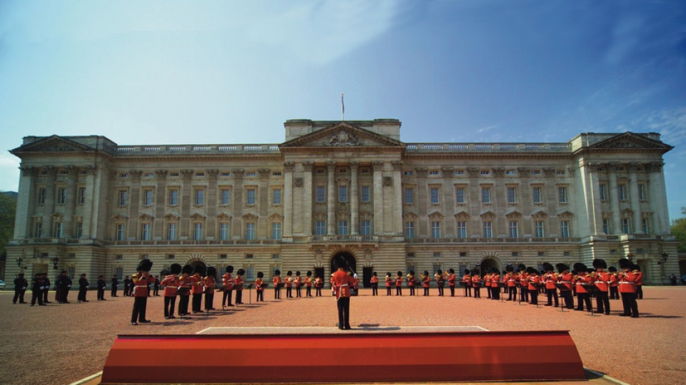 Proponen abrir al publico el palacio de Buckingham cuando no esté la reina