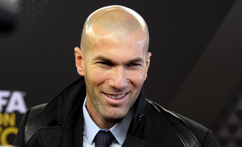 Zidane obtiene su diploma de mánager deportivo
