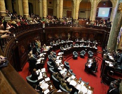 Uruguay dará residencia permanente a los países del Mercosur
