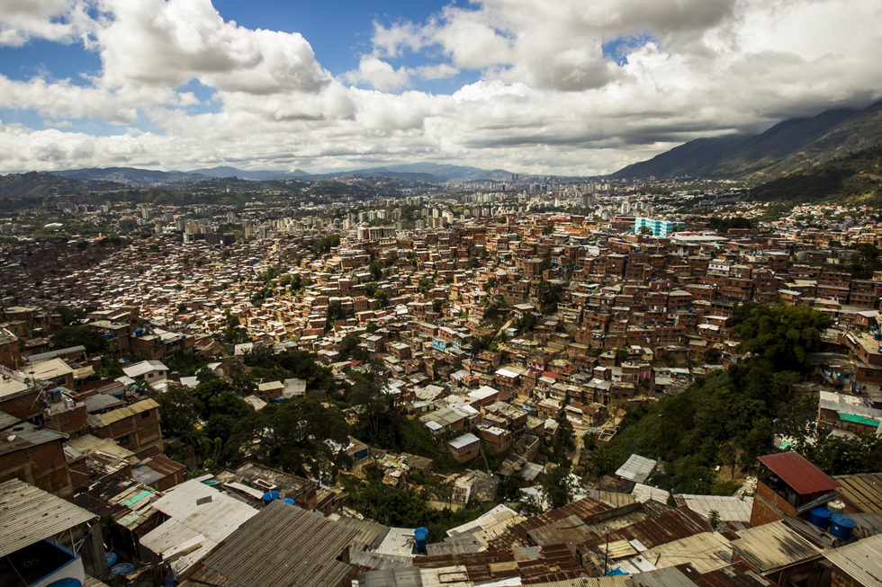 Expertos ratifican que viviendas en zonas populares no resistirían un eventual sismo