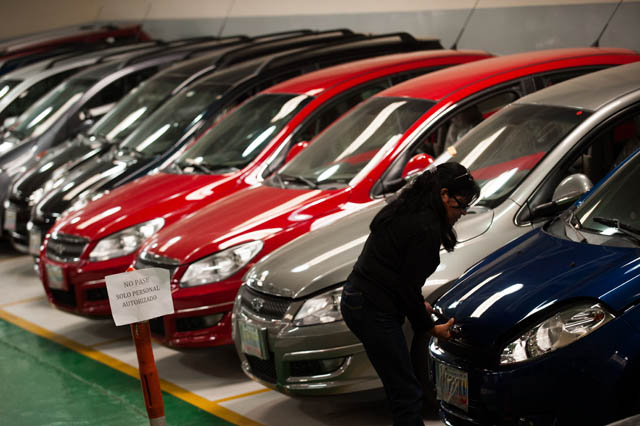 El Gobierno está en mora con la lista de precios regulados de los carros