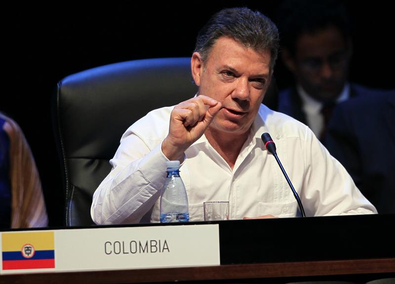 Santos denuncia intento de “envenenar” el proceso de paz en Colombia