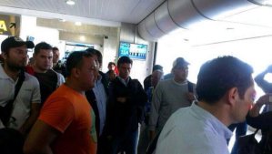 VIDEO: Leopoldo López es sacado a la fuerza en avión de Conviasa