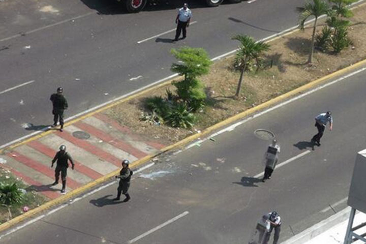 Reportan situación irregular en la avenida Padilla en Maracaibo