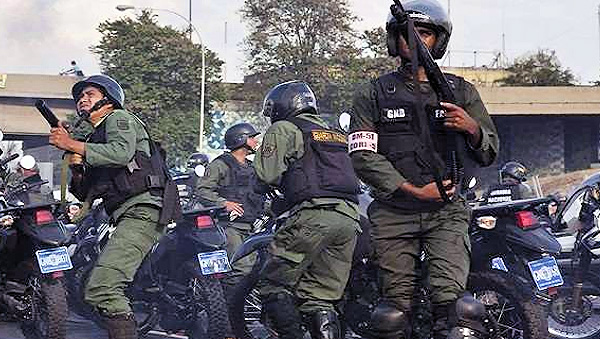Al menos 14 policías y militares detenidos por presuntas violaciones de DDHH