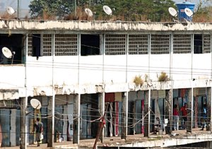 Riña en Tocuyito dejó cinco reclusos heridos de bala