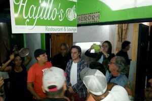 Roque Valero fue caceroleado en un restaurante de El Hatillo (Video)