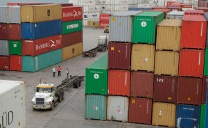 Gobierno reconoce que debe ser más diligente en los puertos