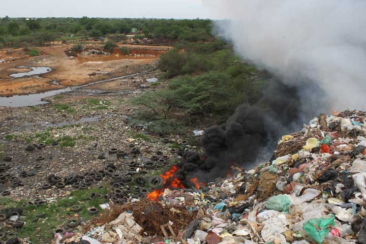 Incendio en el relleno sanitario de Maracaibo paraliza descarga de basura