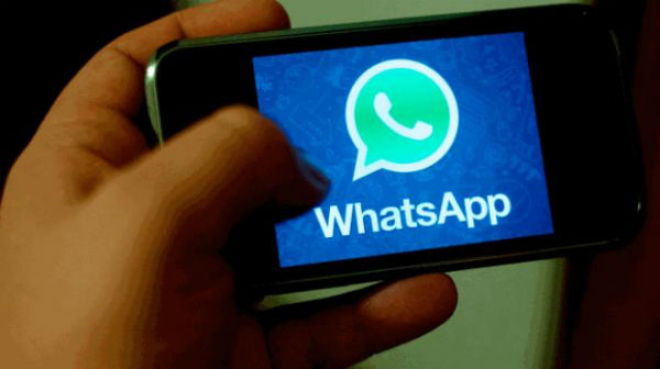 Jueces españoles reconocen que no pueden controlar delitos por insultos en WhatsApp