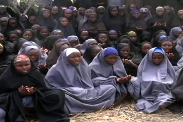 Más de 60 rehenes mujeres y niñas escapan de secuestradores en Nigeria