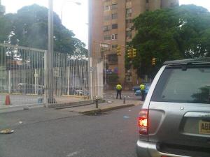 Barricadas en la Rómulo Gallegos este #15M (Foto)