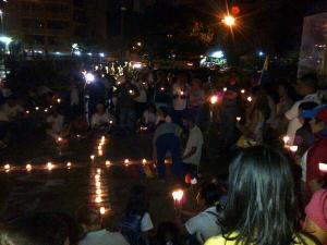 Vigilia en la Plaza Altamira por los estudiantes y presos políticos este #17M (Fotos)