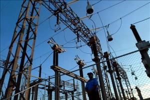 Tras 15 horas sin luz comienzan a restituir servicio eléctrico en el Zulia