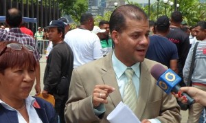 Omar Ávila exige la suspensión de elecciones del 25M ante el TSJ