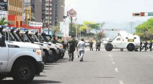 Extravagante militarización impide protesta estudiantil en Puerto Ordaz