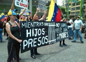 Marcha en Carabobo: Mientras hay hijos presos, no habrá feliz Día de las Madres (Fotos)
