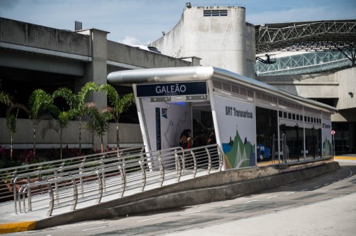 Huelga parcial en aeropuertos de Rio de Janeiro en día inaugural del Mundial