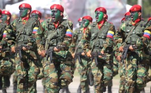 En medio de la tensión con EEUU, 30 mil venezolanos se suman a las milicias bolivarianas