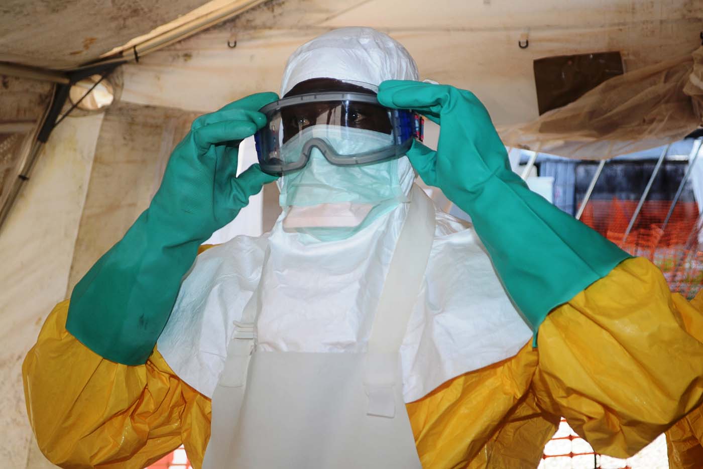 El presidente de Sierra Leona decreta el estado de emergencia por el ébola