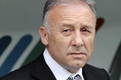 El entrenador italiano Zaccheroni deja Japón y piensa en su retiro