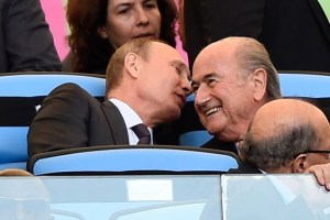 Putin asegura que Blatter merece el premio Nobel