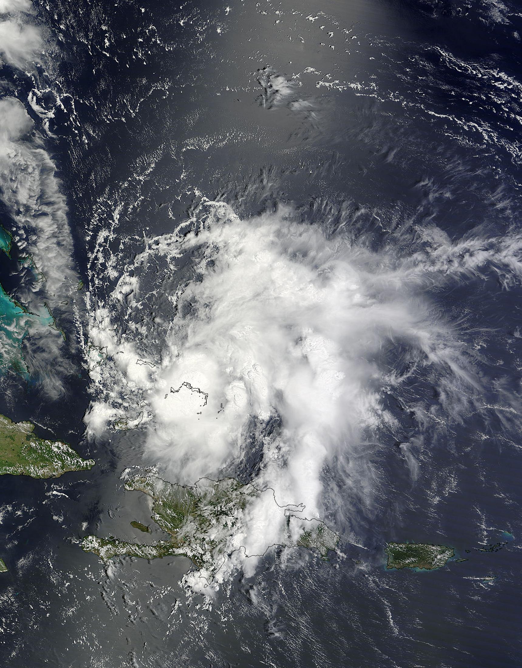 Tormenta tropical Cristóbal avanza lenta cerca del sureste de las Bahamas
