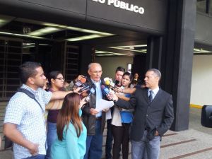 Ismael García consignó en la Fiscalía ampliación de la denuncia contra Hugo Carvajal