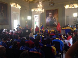 Maduro le pide a los atletas que traigan el oro a Venezuela