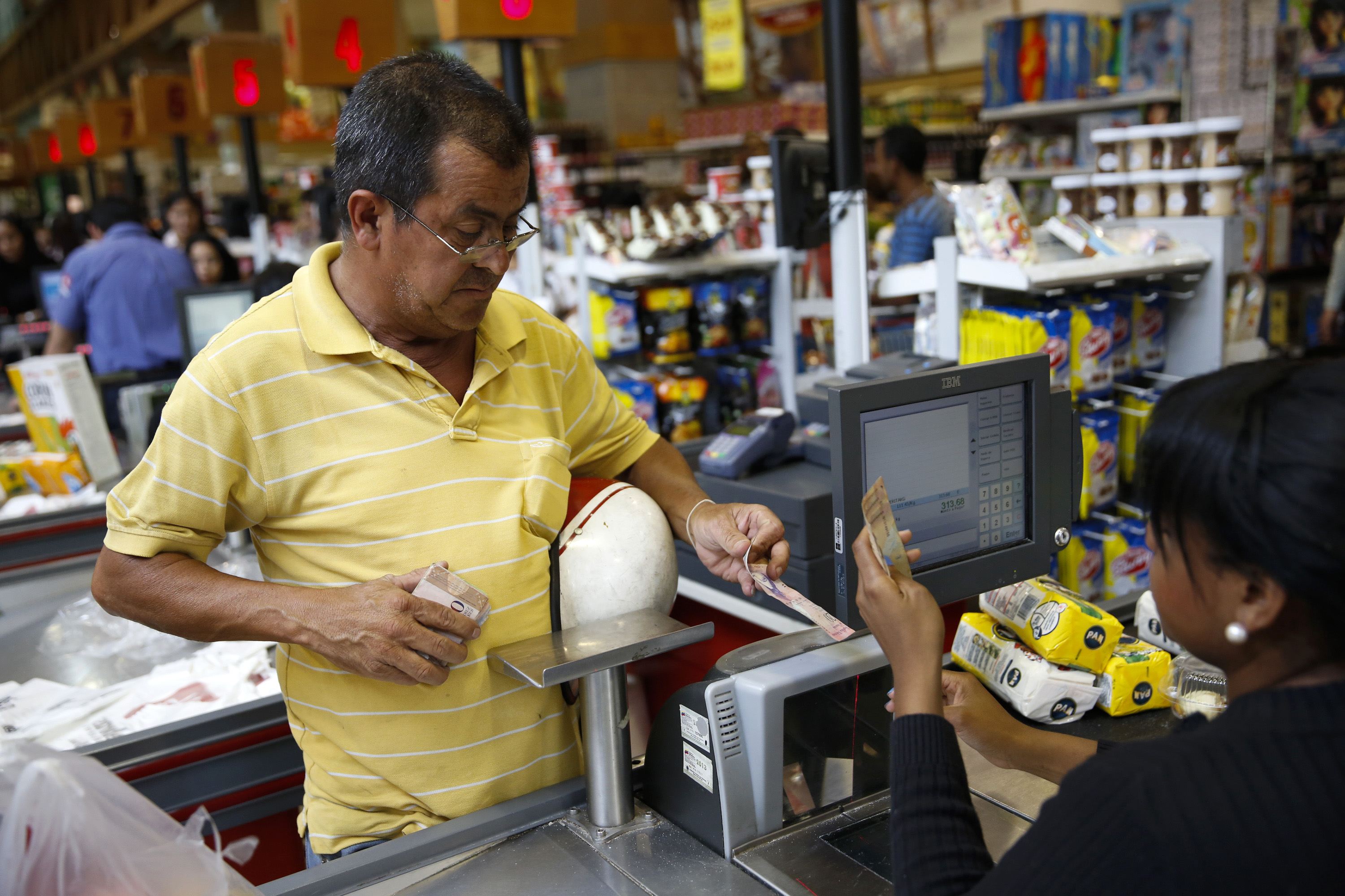 El 30 de noviembre todos los supermercados tendrán cazahuellas, según el Gobierno