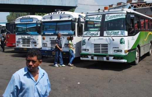 Transportistas preocupados más por repuestos que por gasolina