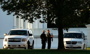 Casa Blanca eleva seguridad después de que un hombre ingresó a la residencia presidencial