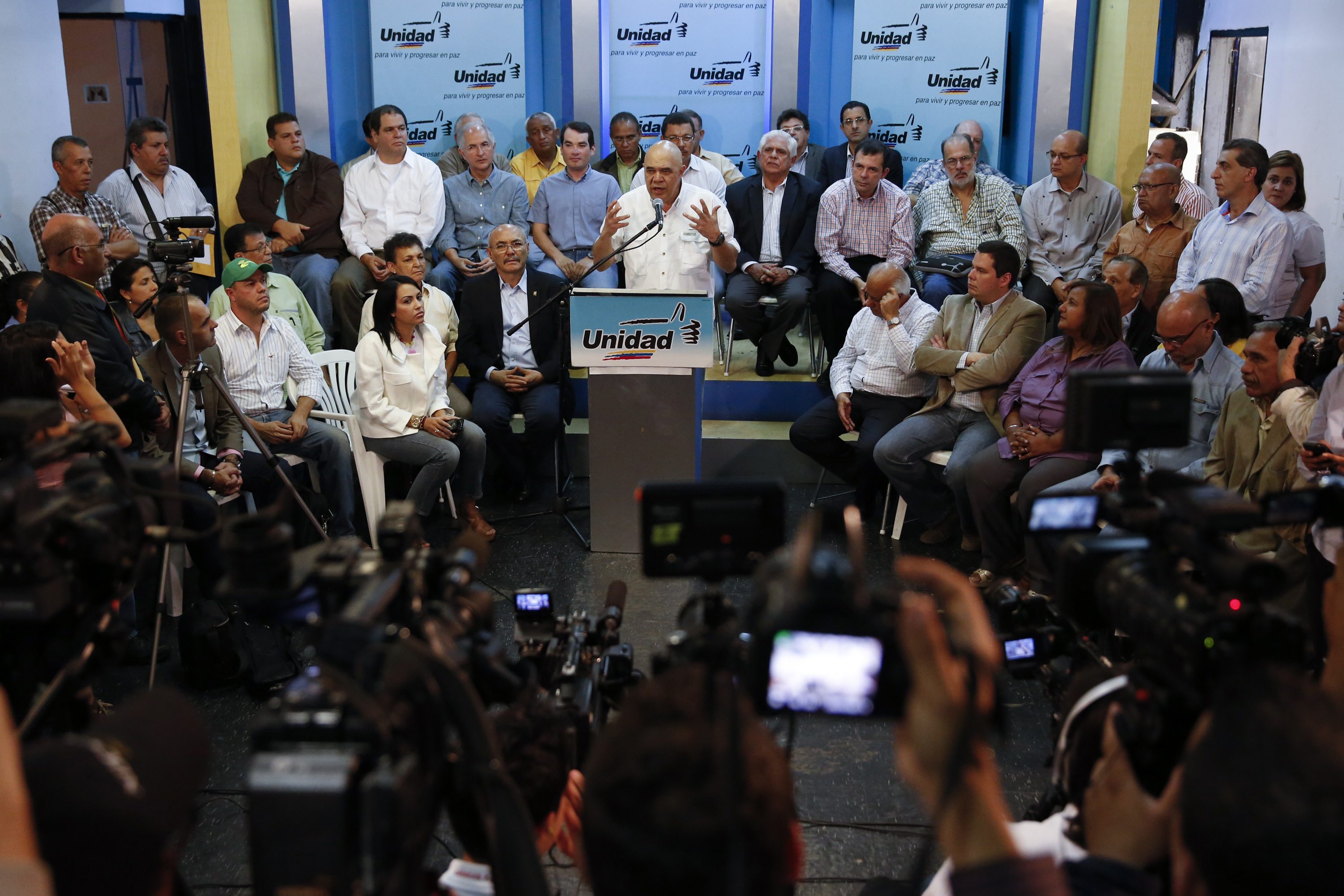 Unidad exige investigación seria en el caso Serra alejada del guión del Gobierno