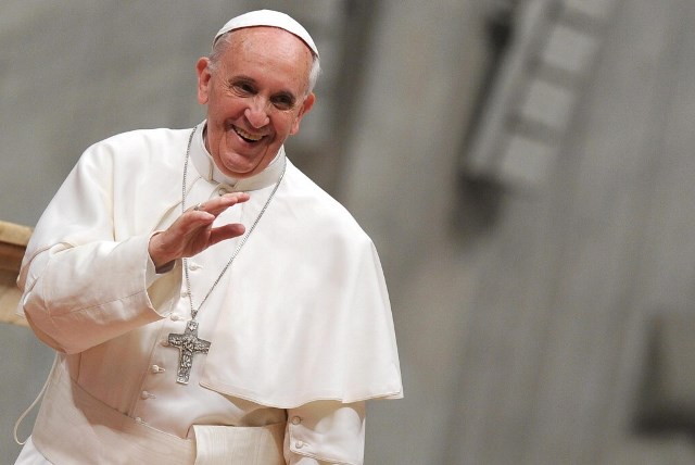 Papa Francisco casará por primera vez a 20 parejas