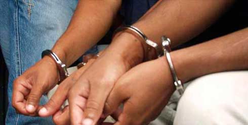 Arrestaron a un adolescente en Miami por prostitución infantil en internet