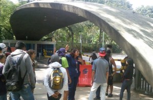 Detonaciones en la UCV contra protesta en la entrada Tamanaco (Fotos)