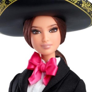 A que no la veías venir… ¡la Barbie mariachi! (Fotos)