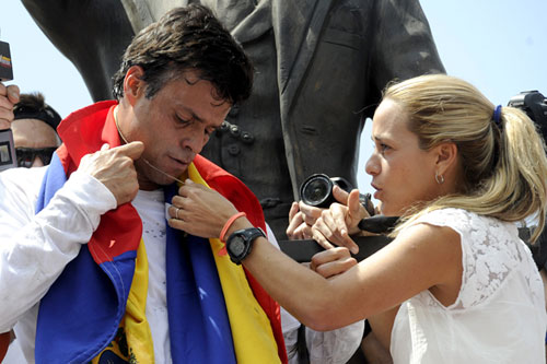 Lilian Tintori celebra 10 años de casada marchando por Venezuela #19Abr (foto)