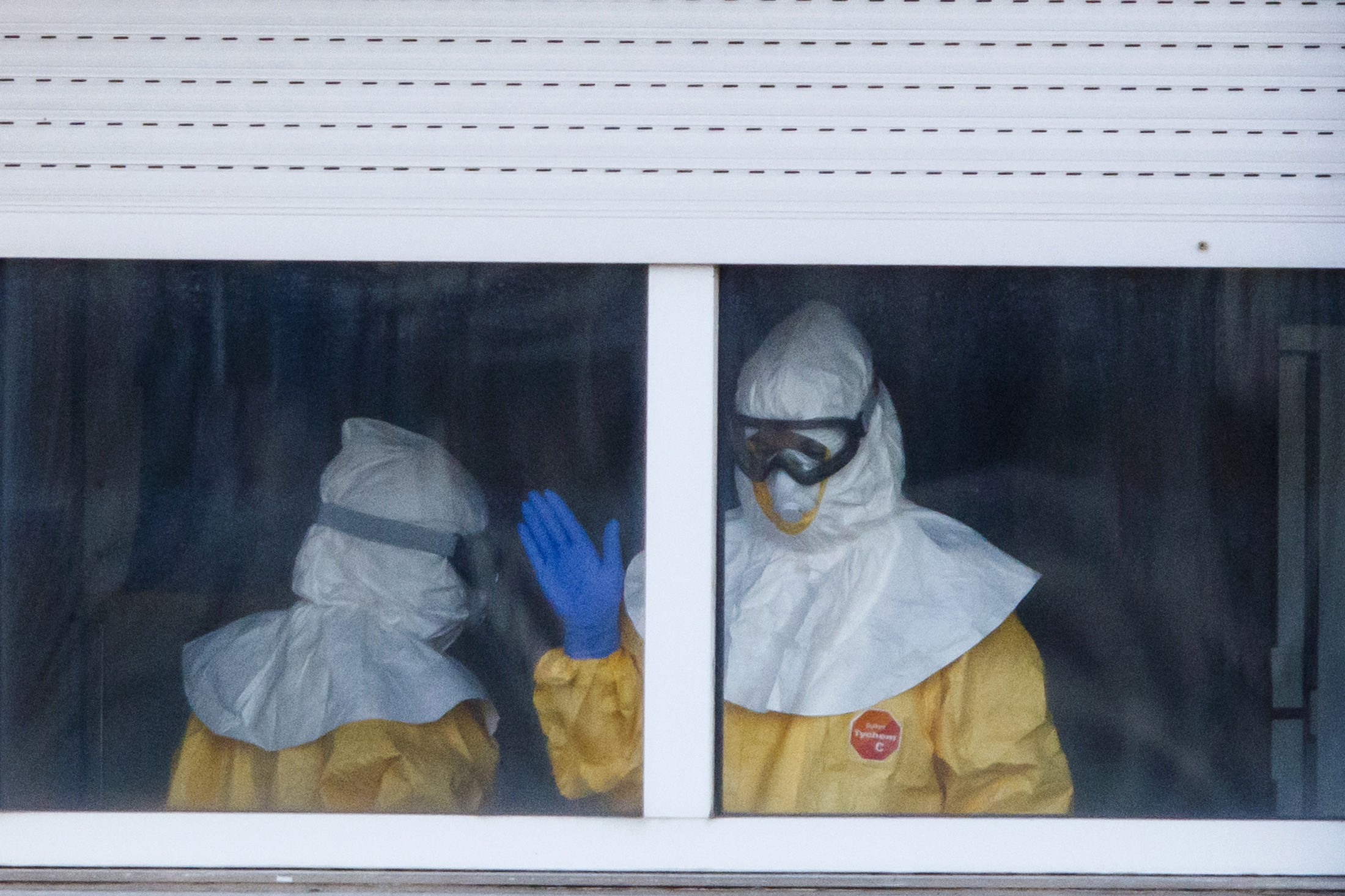 Segunda paciente con ébola en EEUU viajó en avión, se busca a los demás pasajeros
