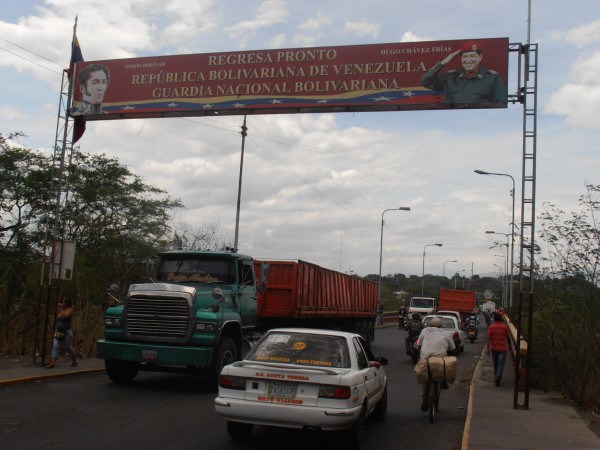 Los continuos cierres de los puentes internacionales causan retardo en la frontera