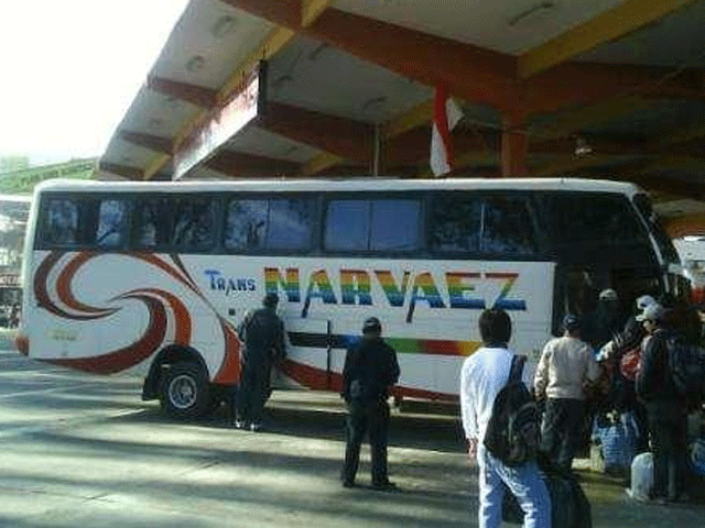 Dos fallecidos y más de 20 heridos al despeñarse un autobús en el sur de Bolivia