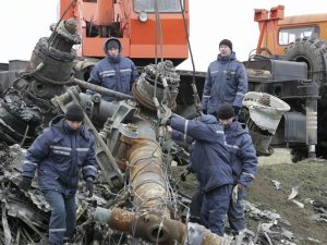 Holanda empieza a recuperar restos del avión de Malaysia Airlines caído en Ucrania