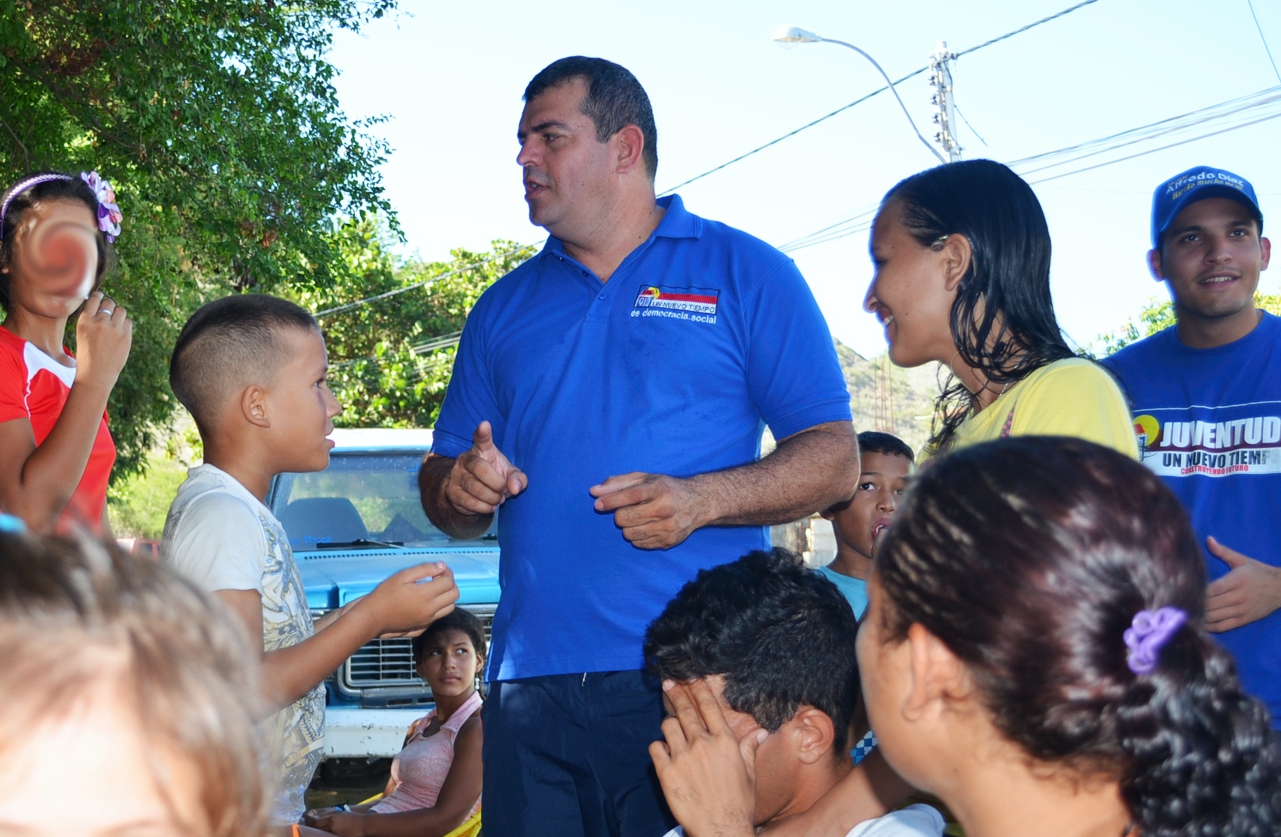 El pueblo lucha entre lo caro de la comida y lo poco que se consigue para vivir