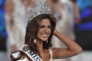 Mira el regalo que recibió Miss Venezuela 2014 por su cumpleaños