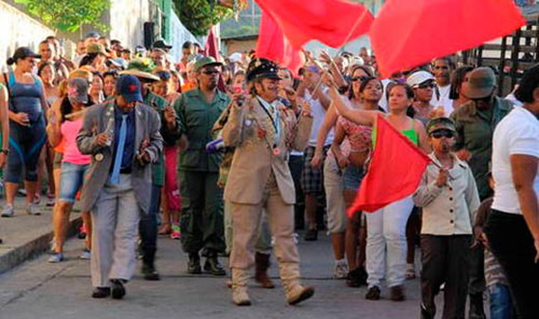 Este #28D las mujeres se visten de hombre en Naiguatá