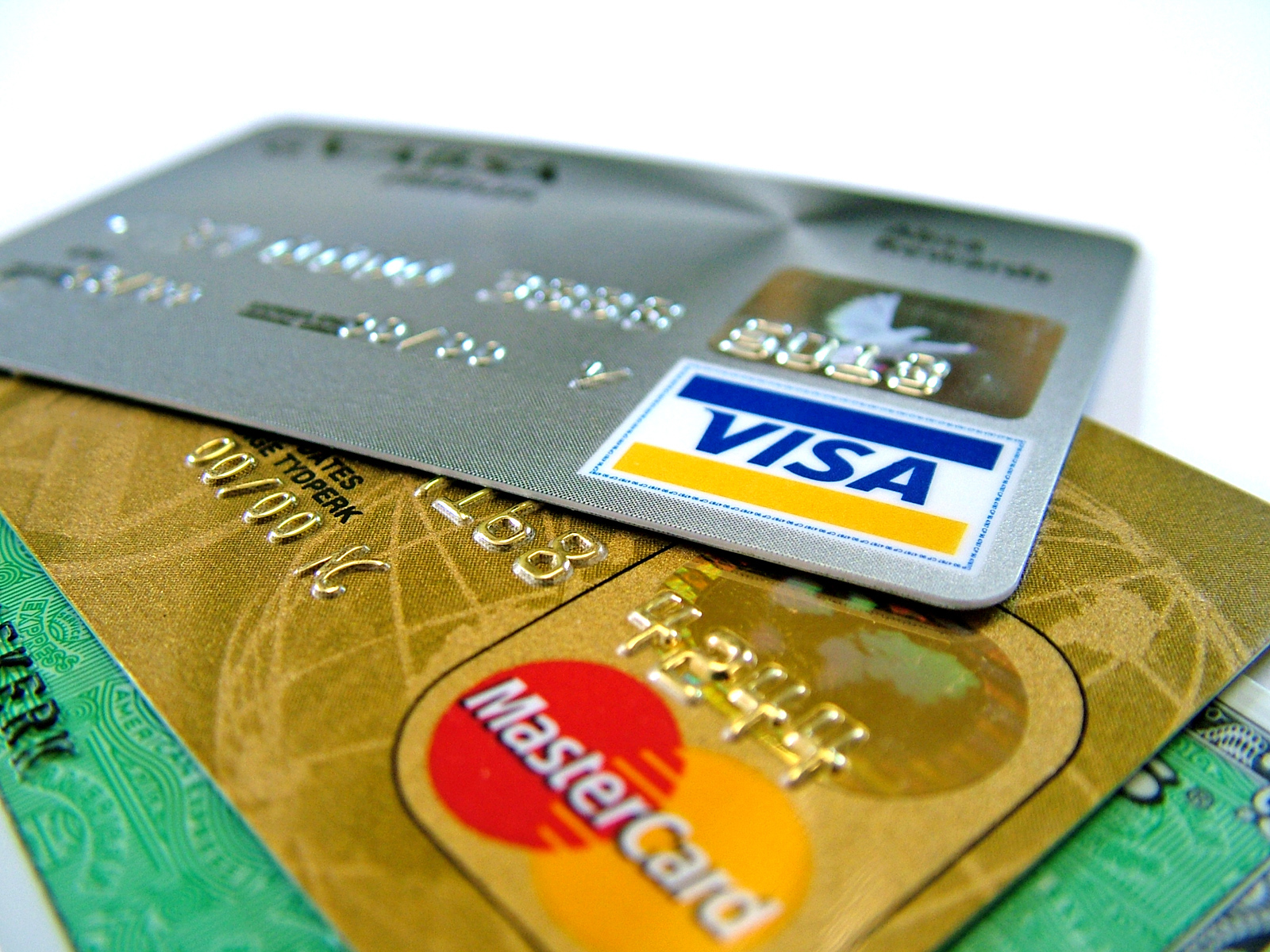 Banfanb emitió sus propias tarjetas de crédito por “bloqueo” de Mastercard