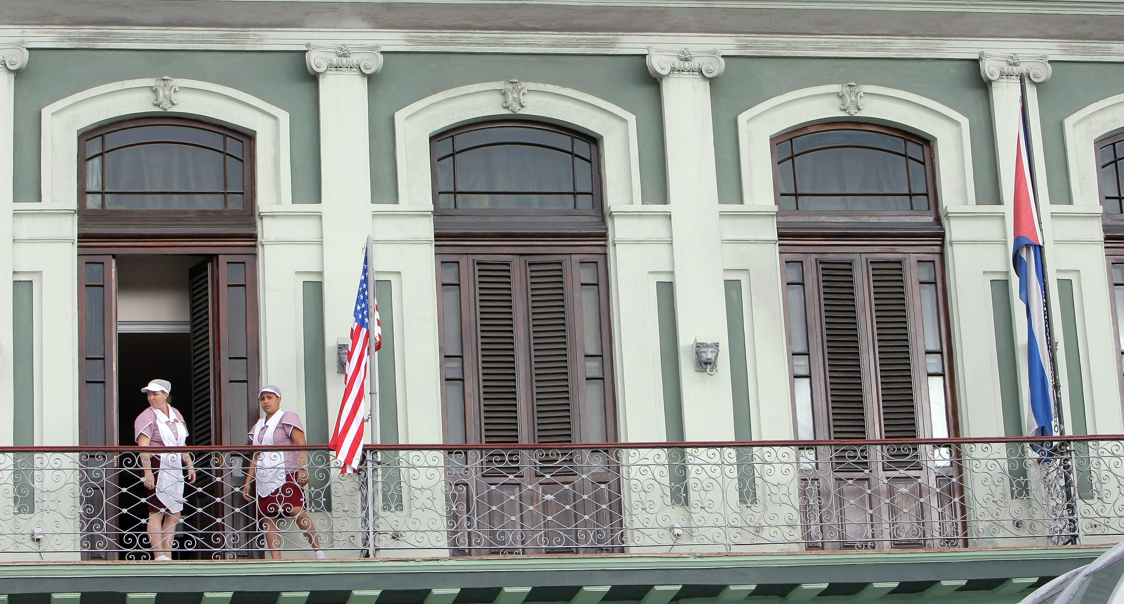 La bandera de Estados Unidos ondea en un hotel de La Habana (Fotos)